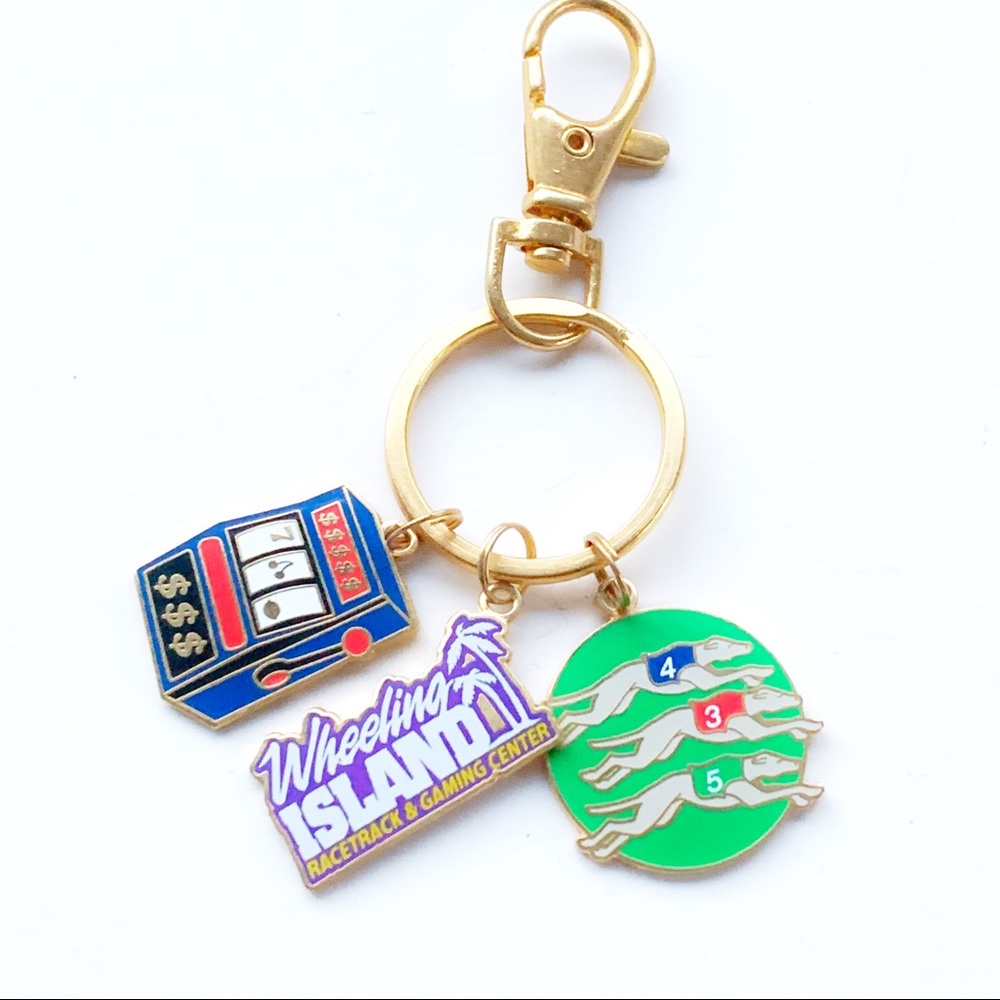 WHEELING ISLAND Hotel Casino🎄Vintage Keychain🎄